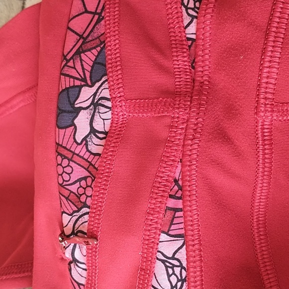 Lululemon Athletica rose red with rose detail workout leggings Women's Size 4 - Picture 4 of 7